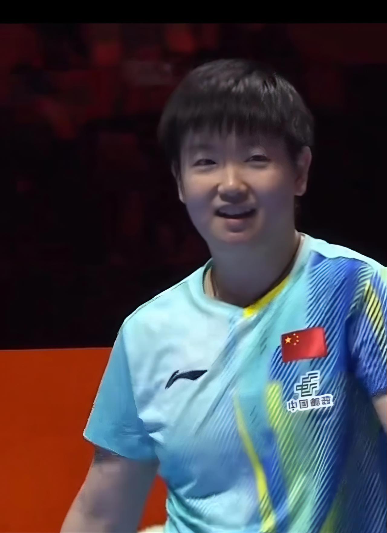 恭喜孙颖莎获胜，
她终于笑了，
球迷们含泪也跟着她笑了，
4:3艰难战胜汉娜.高