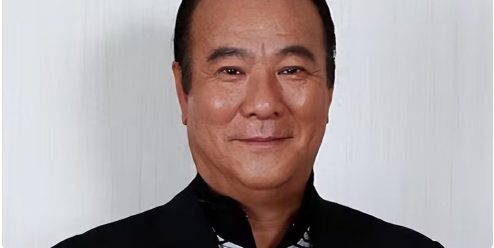 74岁李修贤直播炮轰星爷无儿无女，转头自己却遭扒底，老脸丢尽了 