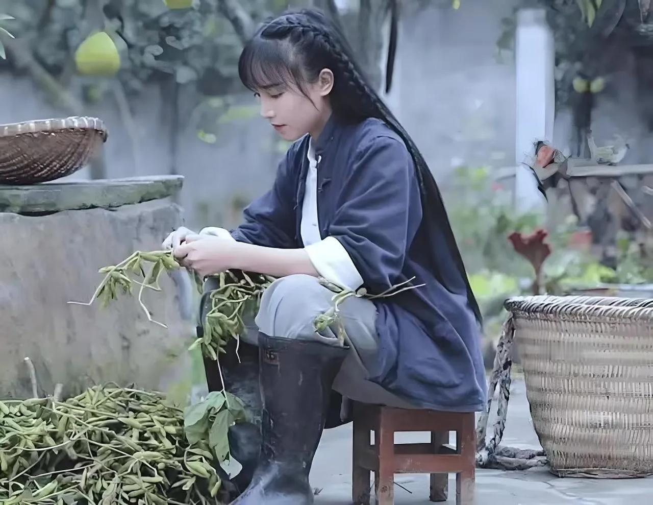 李子柒复出，董宇辉会凉吗？

网友说，李子柒复出，粉丝量涨幅第一，热度远超董宇辉