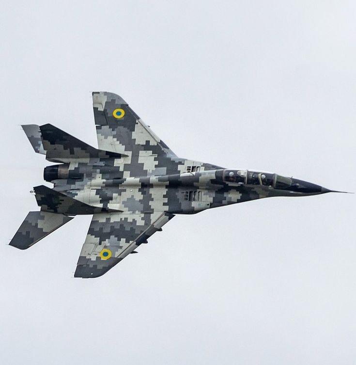 一架乌克兰米格-29战斗机在波塔夫卡上空执行作战任务时坠毁，飞行员获救
乌克兰空