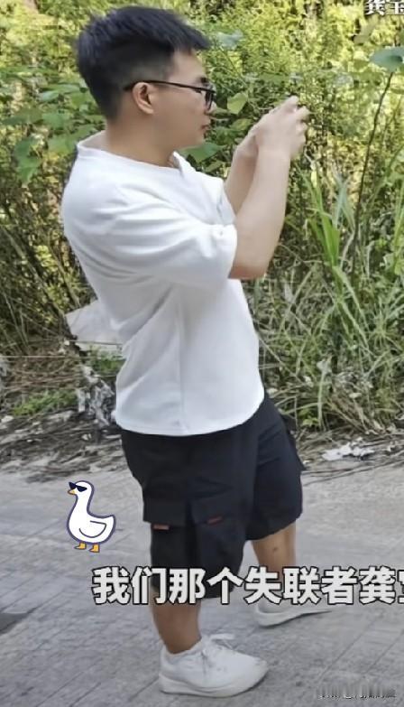 “只要还有人没撤出来，
我就得折返回去。”
 
说出这句话的，是刚入职一年的00