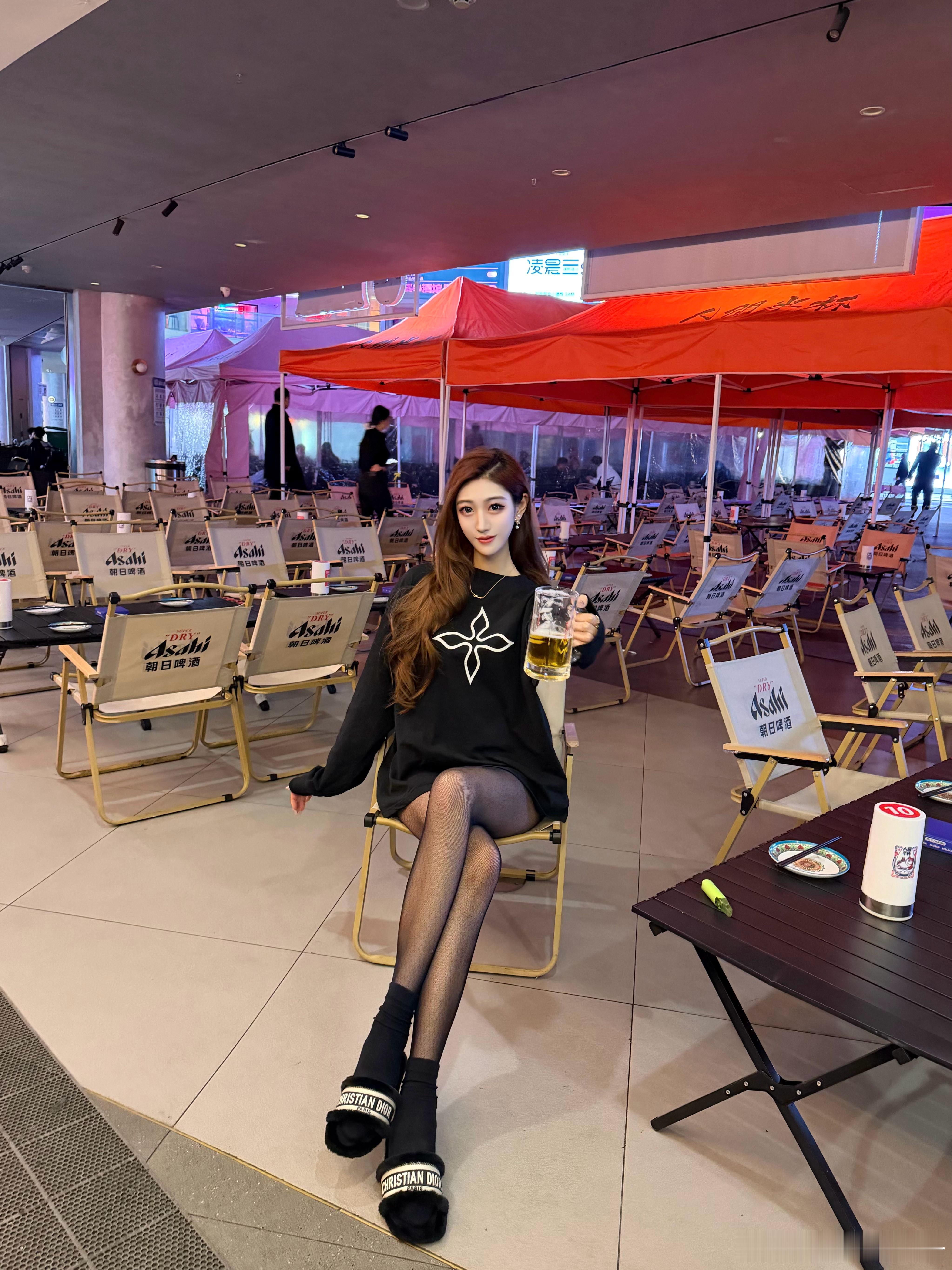 生活总和我开玩笑 还好我也真爱笑 