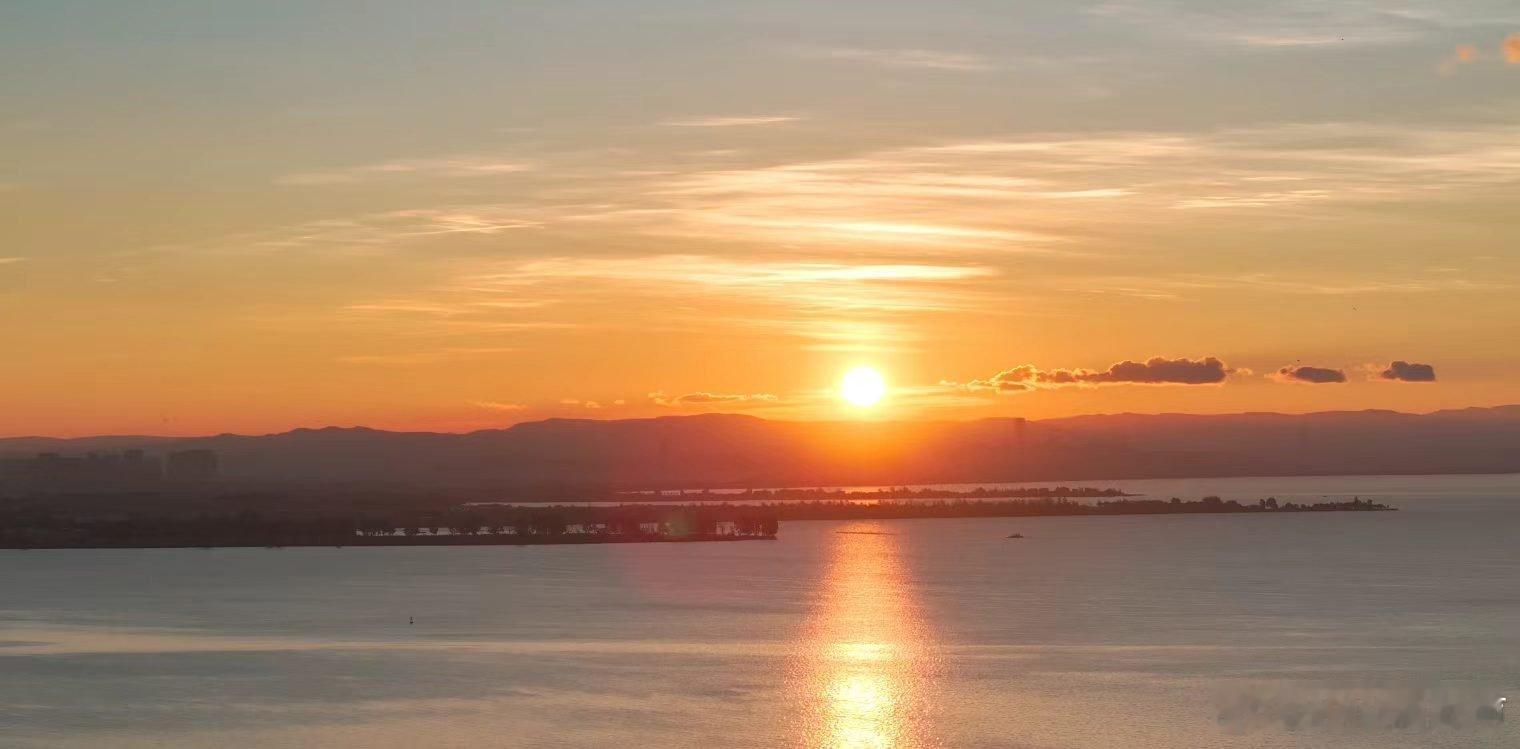 春风十里昆明有你凡人微光聚春城我就是滇风从征服世界到照亮故乡，他重新定义了“巅峰