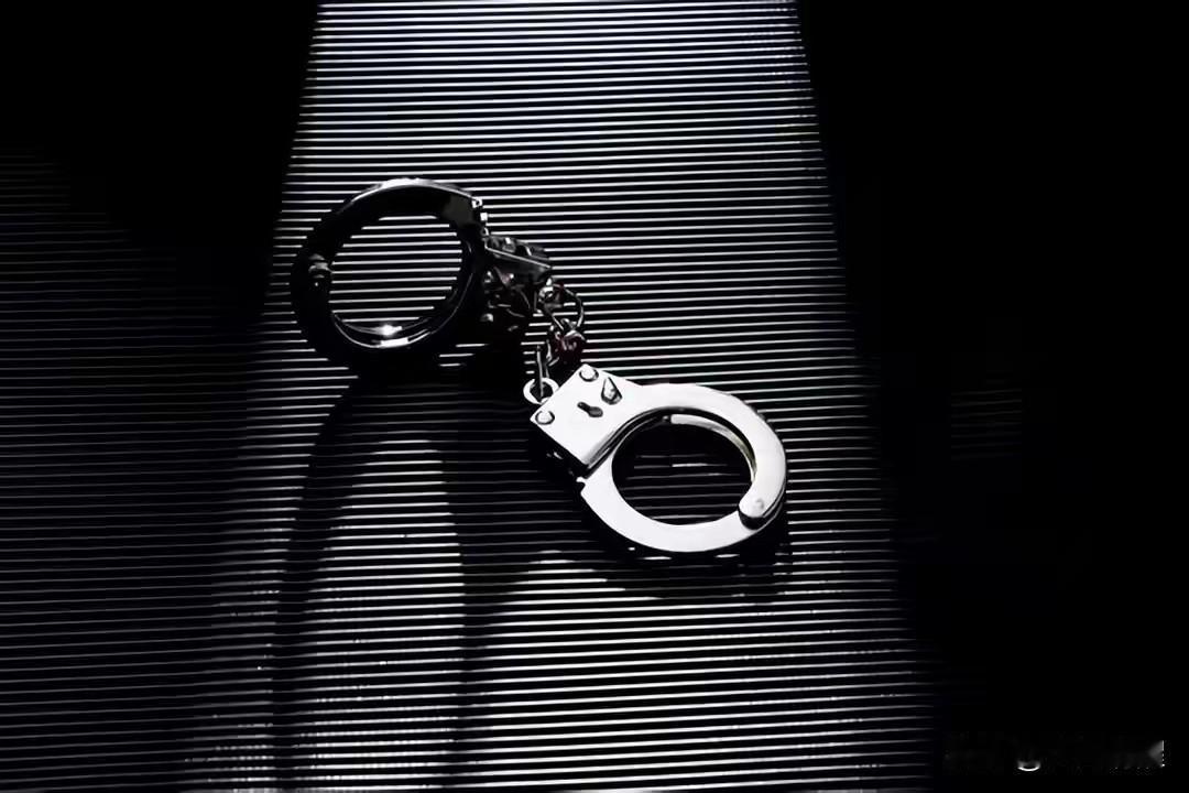 最近最高法发布的一个反家暴典型案例，真的又解气又有里程碑意义！事儿是这样的：有个