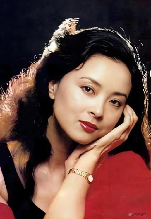 🎬 周洁，1961年12月出生于上海，2021年10月在上海病逝，终年60岁。