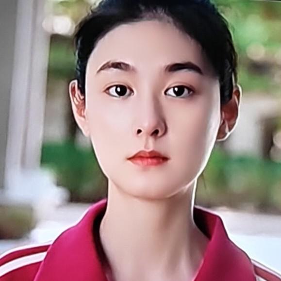 《主角》里要说楚嘉禾这个女子真是不简单，在宁州时见忆秦娥走红，自己喜欢的封潇潇又