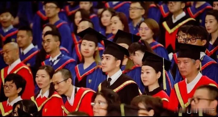 我发现有的学生就是学习的料，
感觉他们上学就是太轻松了，
不用使劲学，每次考试都