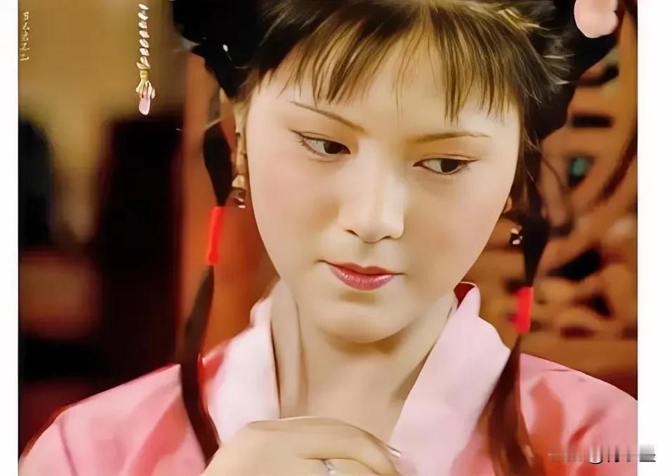 家人要赎袭人回去，她却说至死也不回去。为何放着自由人不做，偏要做人家的丫鬟？

