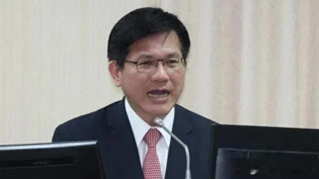 “台独”顽固分子、台外事部门负责人林佳龙7月22日接受岛内媒体访问时大肆炒作，刻