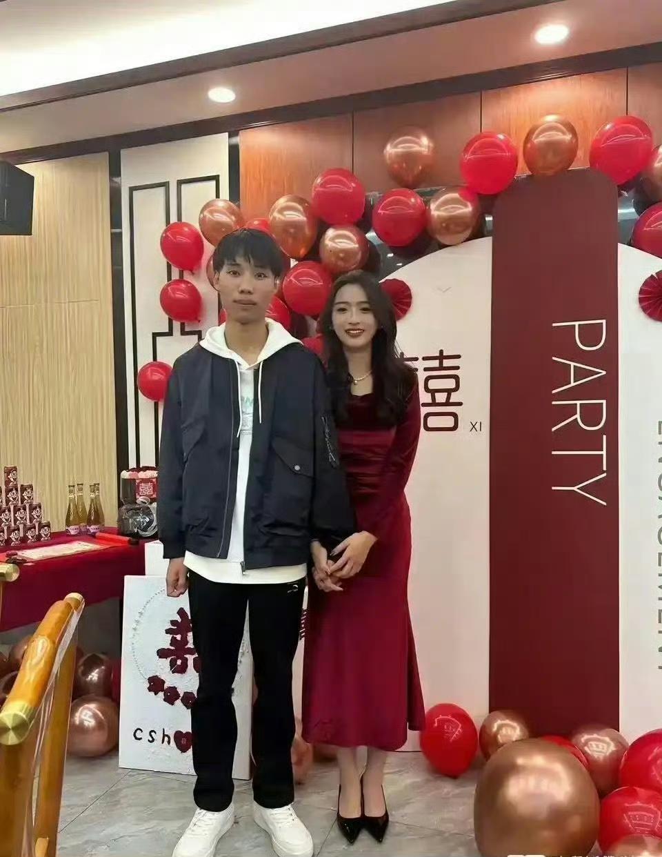 我都不知道我表哥上哪找到这么漂亮的女朋友