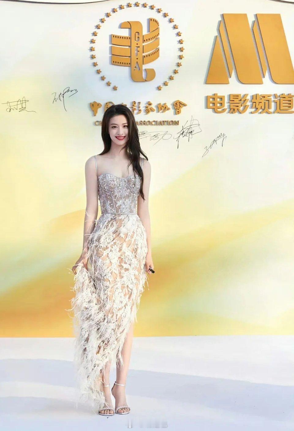 王楚然算大骨架吗？一直觉得她是符合172身高的正常骨架，但很多人说她大骨架 