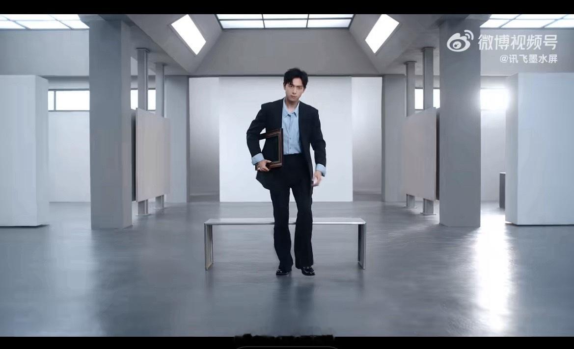 李现科大讯飞墨水屏系列全球代言人讯飞蝉翼及简自现  于沉静处见锋芒，于专注中赴本