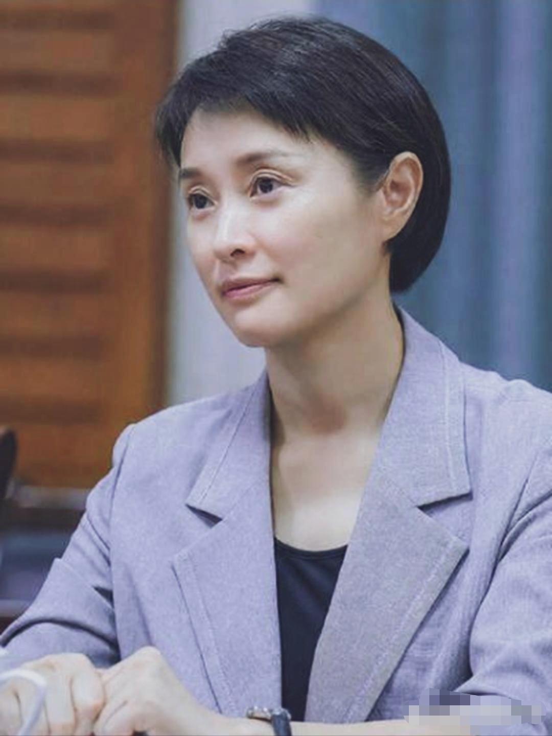 年轻时的吴越并不怎么漂亮，现在却越来越有味道。花期超长。