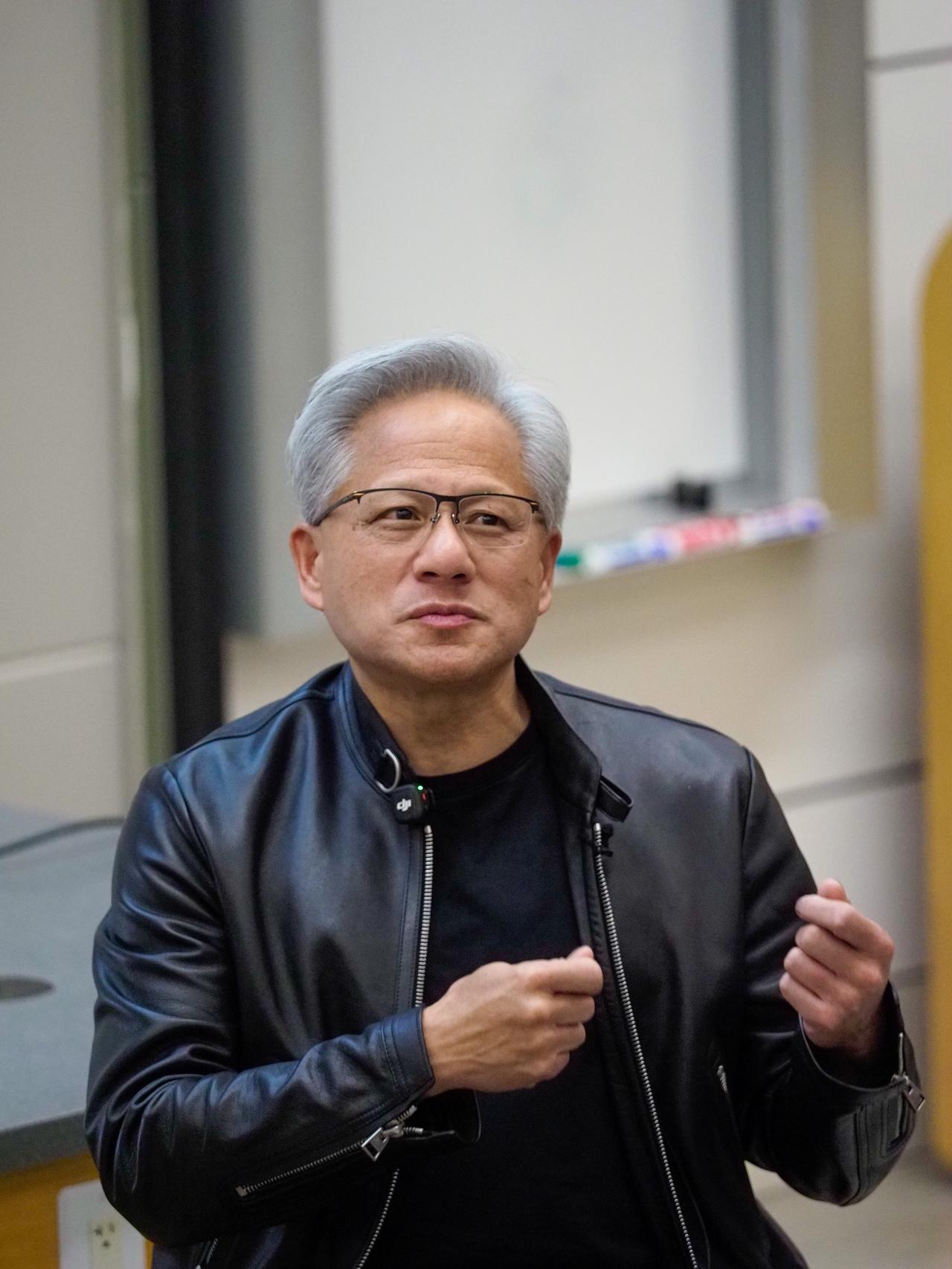 卖显卡的英伟达，突然开源 AI 模型了：还要帮你省 token

英伟达不只想卖