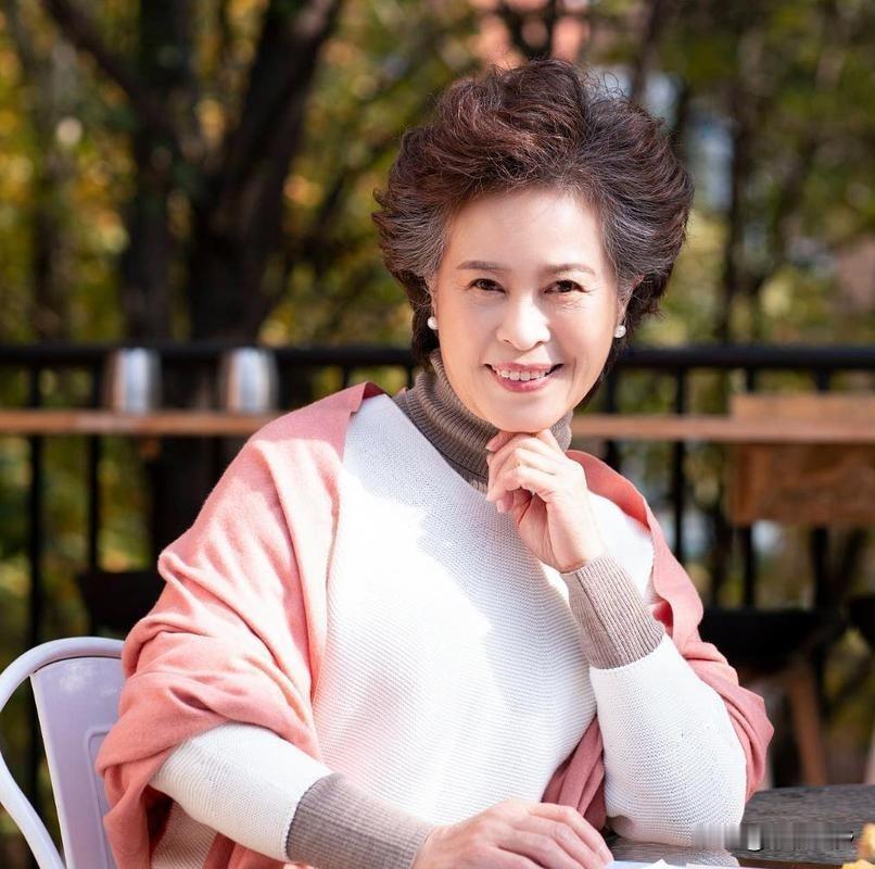 人老了最好的心态是什么? 

“人老了最好的心态”应是：
保持平和、乐观与接纳相