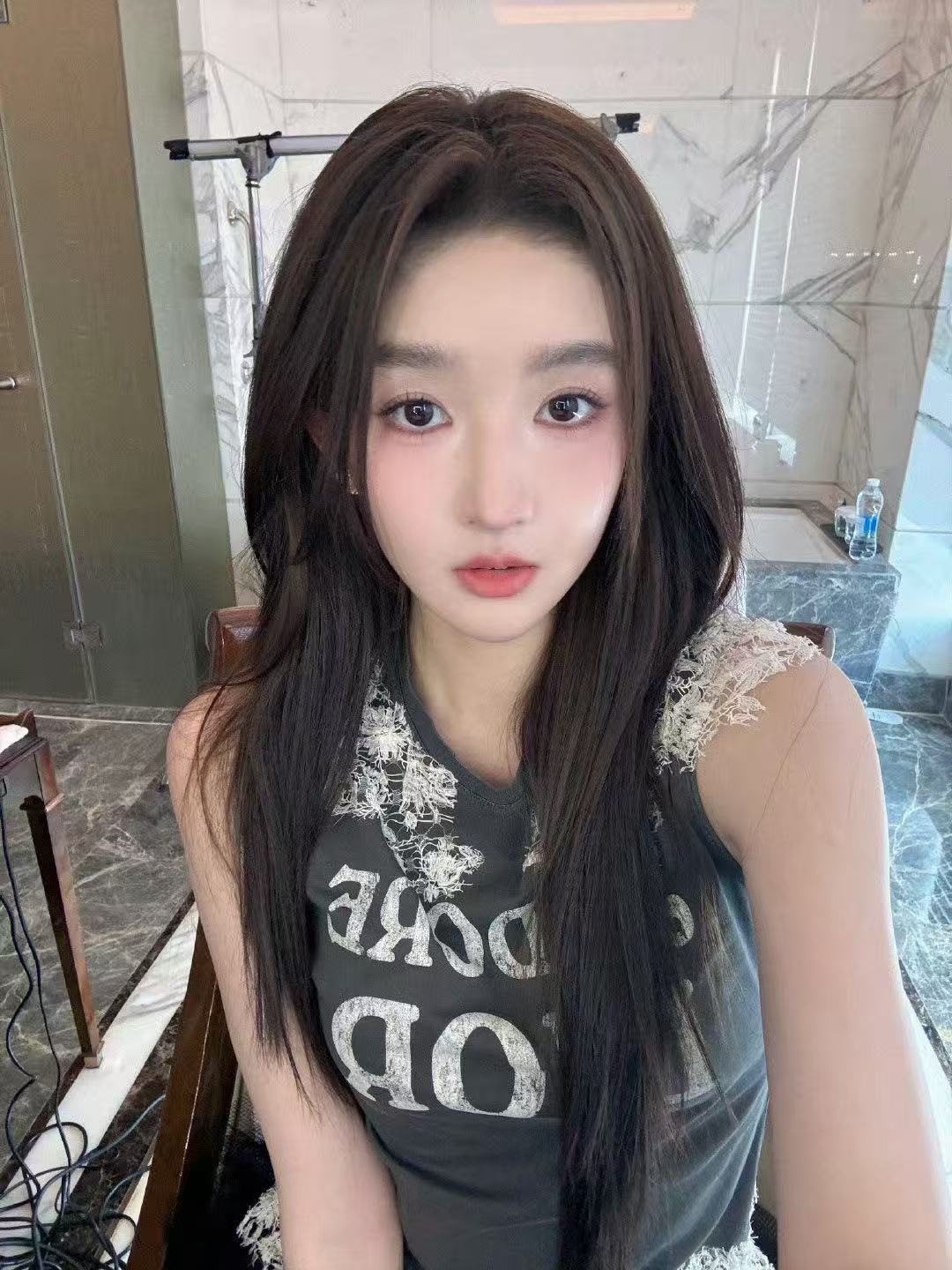 王玉雯真心自会换真心王玉雯从不刻意表现自己，而是用实际行动展现真诚，对身边人体贴