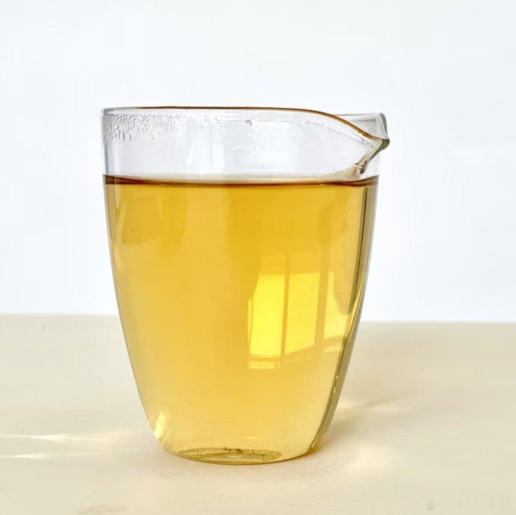 传说中的“圣茶”，冲泡时加片箬叶好喝还养人！不会还有姐妹没喝过这款2014祁门安