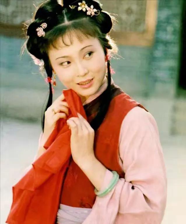 87版红楼梦里，有一个戏份较多的角色小红，是由刘继红扮演的。她原本是个舞蹈演员，
