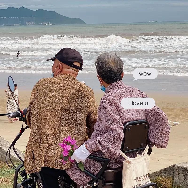 今年最舍不得删的照片 今年我最舍不得删的照片有两类。一类是张战友聚会的照片。照片