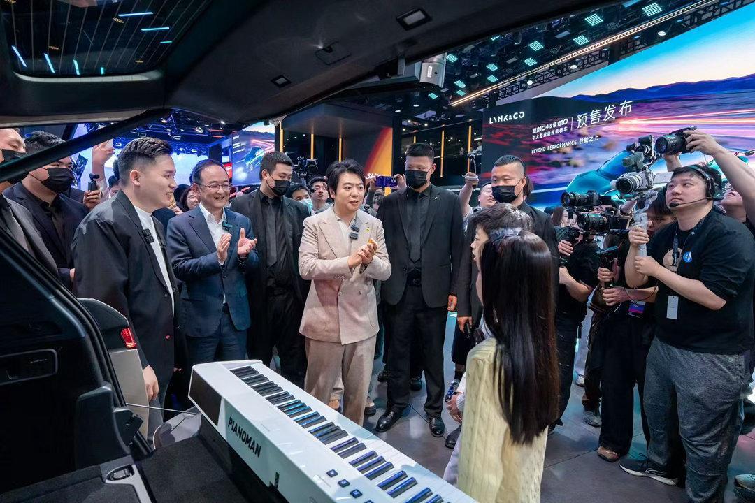 领克900大五座有点意思，把“空间”玩成生活艺术家，撒贝宁和朗朗现场体验。大五座