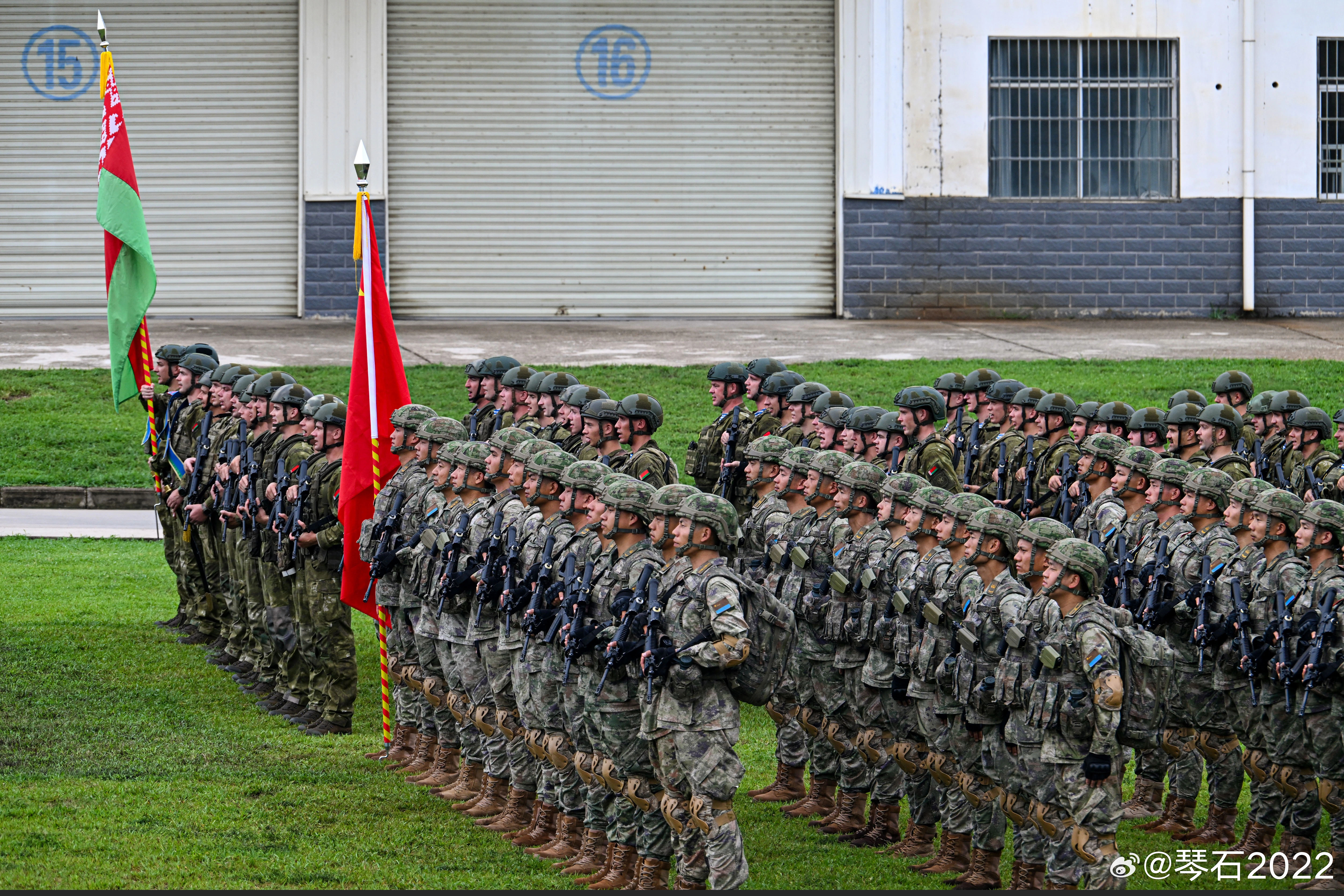 中白“神鹰-2026”空降兵联合训练中国与白俄罗斯“神鹰-2026”空降兵联合训