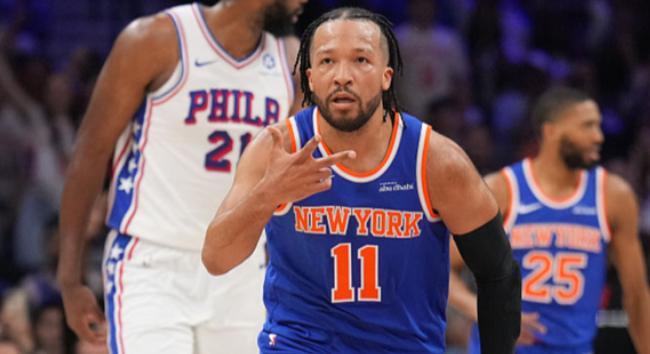 NBA东部决赛票价出炉：尼克斯第一个主场票价最低价格为593美元，这确实挺贵的。