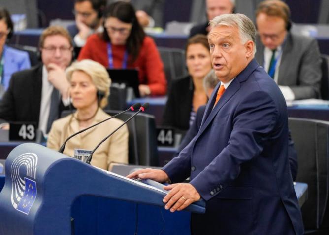 欧盟给予匈牙利致命一击！
这两天，为了应对匈牙利大选，美俄欧乌陷入了大乱斗，欧盟