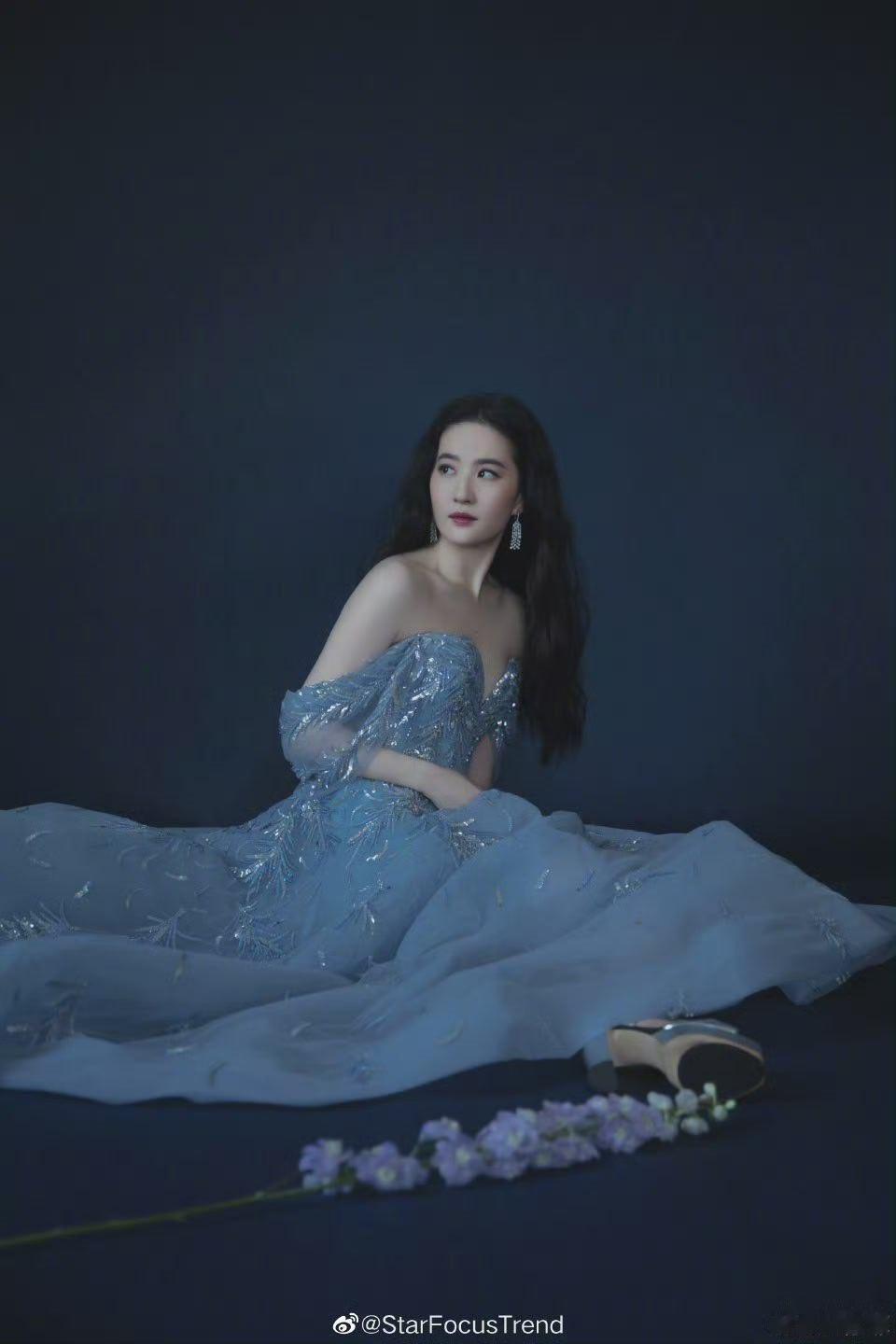 解锁祖海Zuhair Murad 高定国内首穿的85花，只有Angelababy