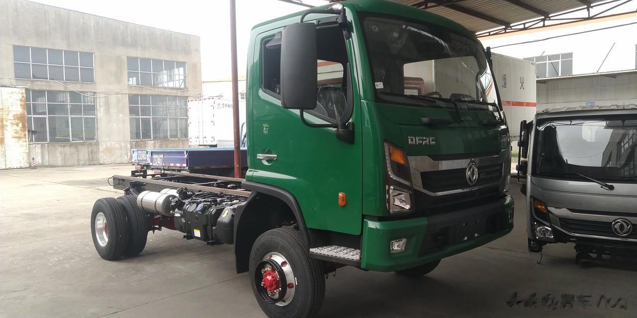 东风四驱自动档轻卡房车专用底盘#好货车# #轻卡箱车4# #好轻卡东风造# #货