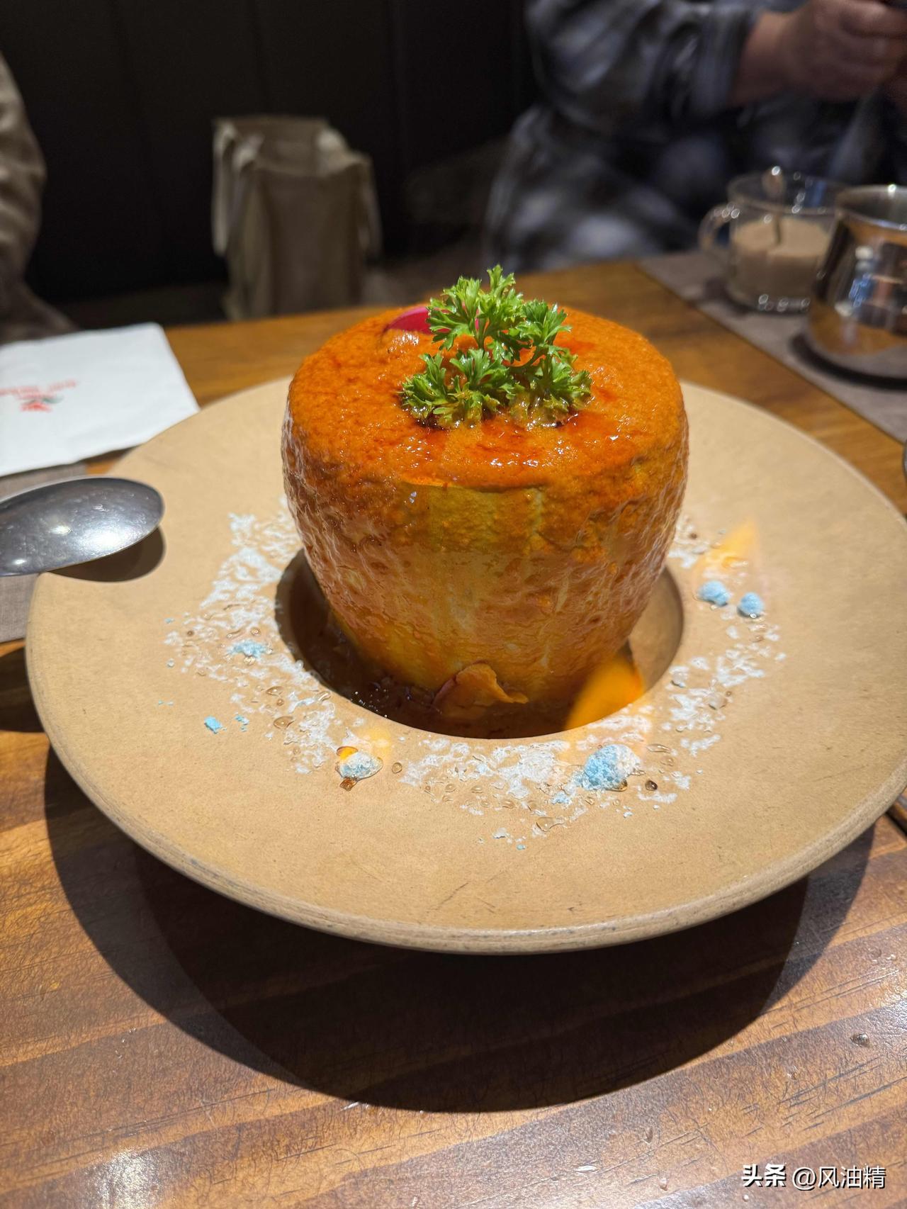 今天吃了一份印度火烧肉沫饭，味道感觉还不错，不是手抓，配了勺子，下饭[大笑]