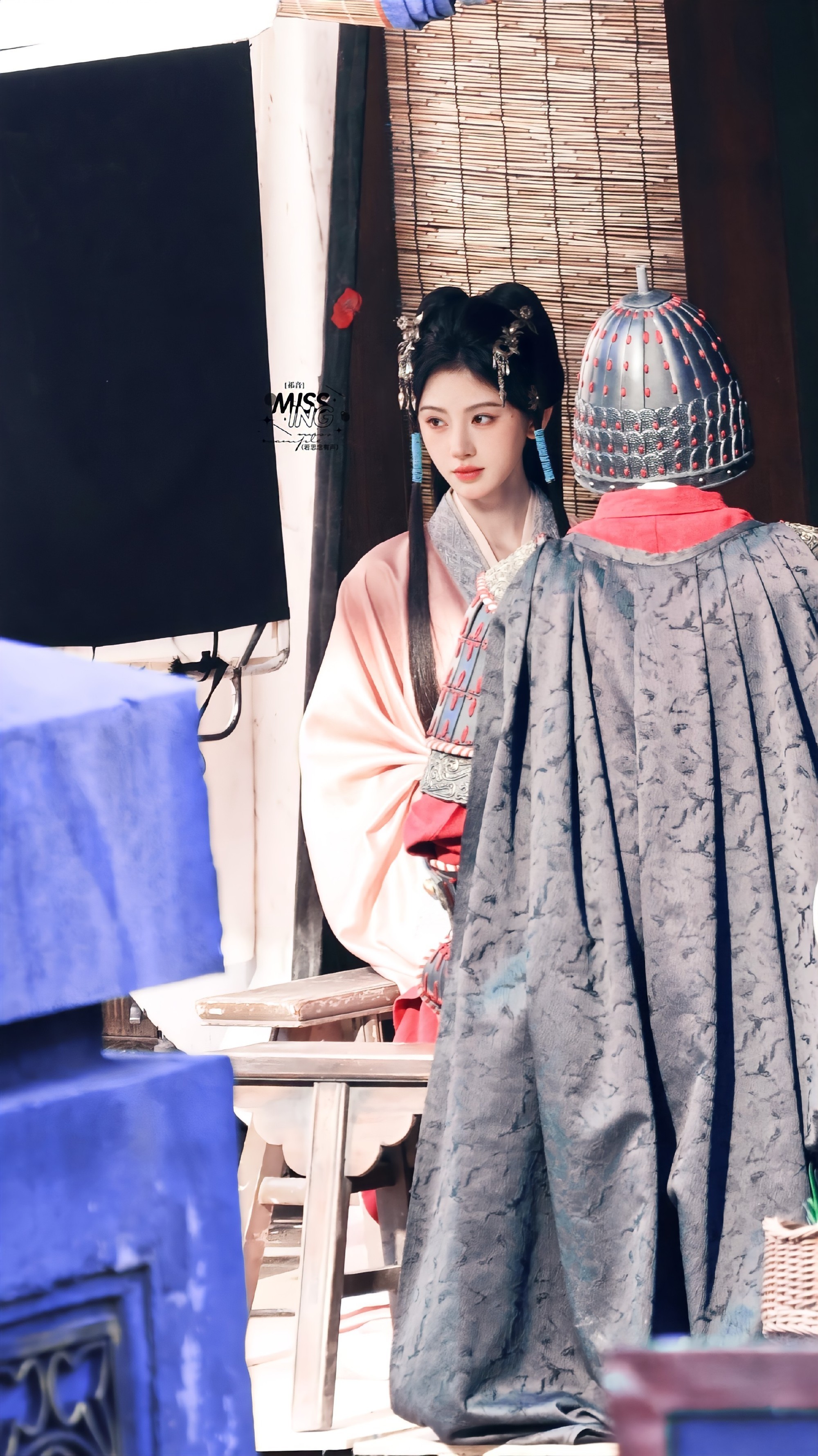 jjy鞠婧祎来战 jjy鞠婧祎阿黛 “玫瑰之所以是玫瑰，是风与光的眷顾，更是视线