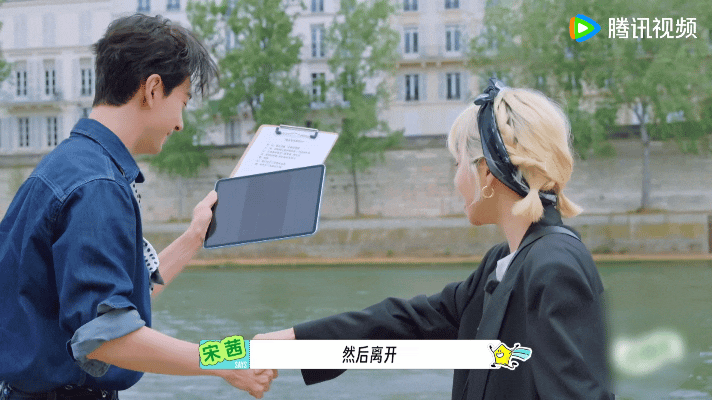 宋茜教陈星旭跳舞地球超新鲜 新成员宋茜行动力满满，一上线就教陈星旭跳舞，熟悉的同
