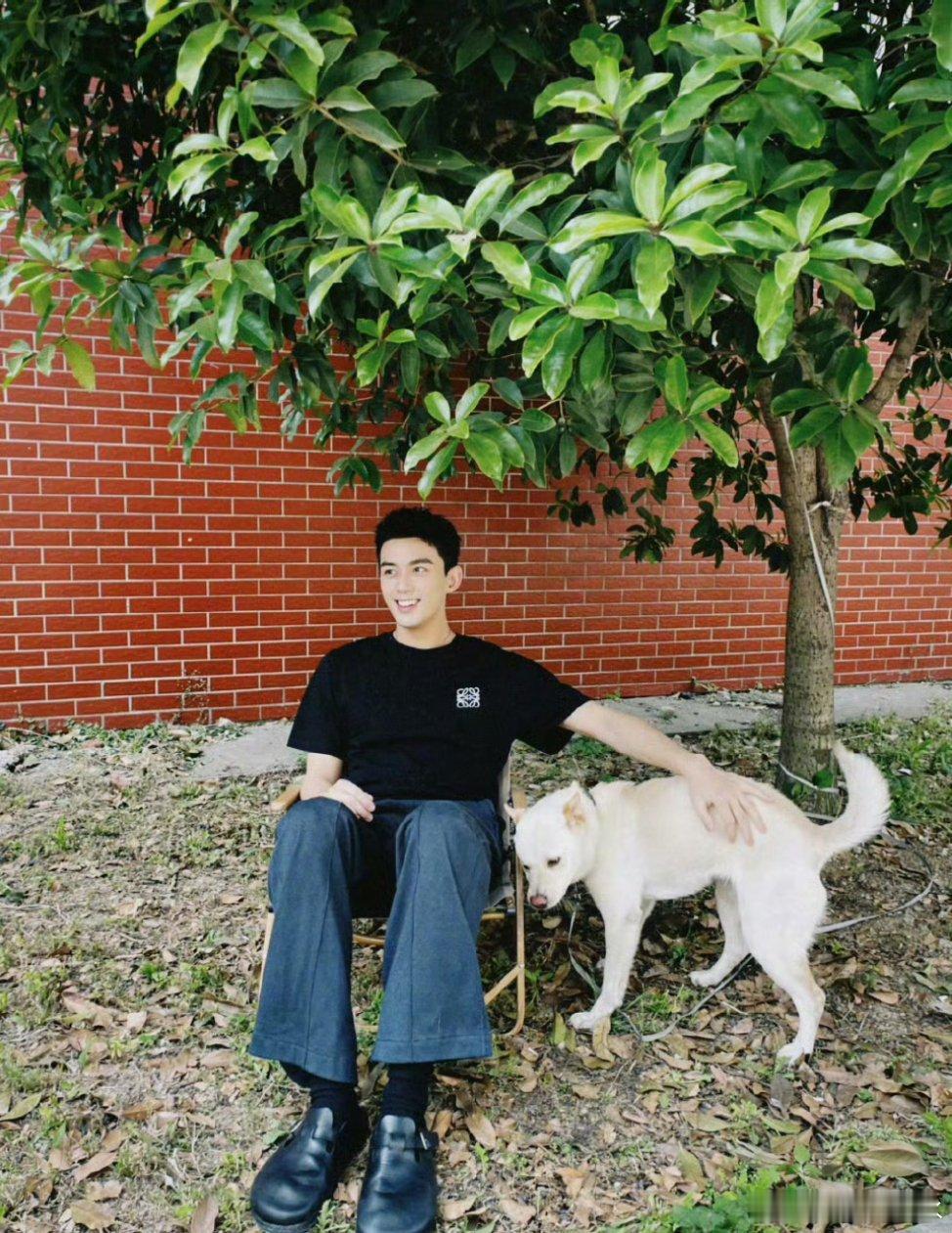 #吴磊真的有好好养大小北#温柔且善良的吴磊与他的北妹故事永流传[哈哈]吴磊一直都