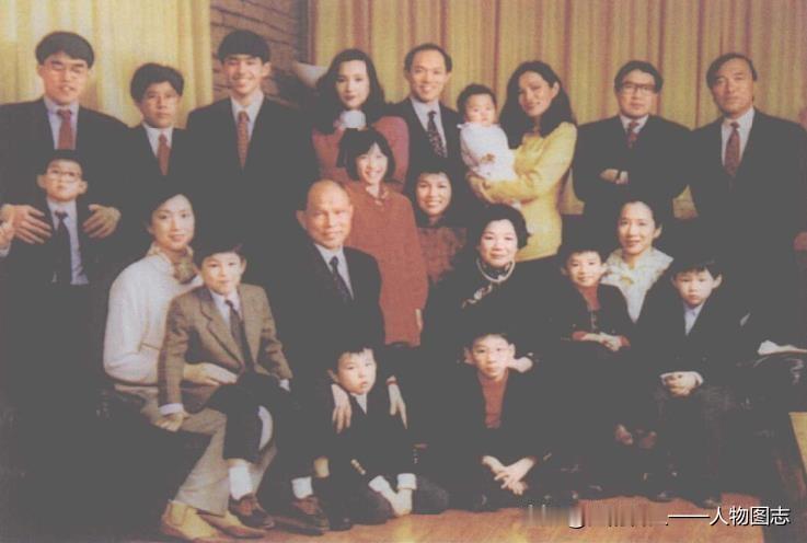 霍英东、吕燕妮及其家人