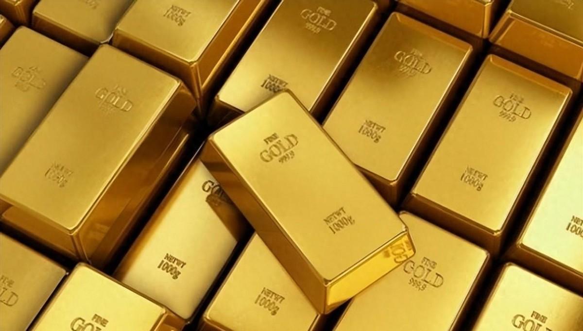 谁能想到，就在前阵子大家还高喊着“金价要破万”，结果刚开春，剧情直接来了个惊天大