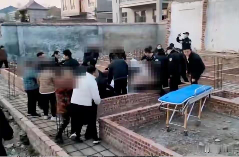 “害人终害己！”河南项城，一男子邻居家盖房子，他怀疑邻居家往西多占了1.2米，他