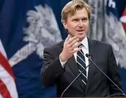 美鹰派专家告诫所有美国人:美国万万不能踏进欧洲国家与俄罗斯布下的“陷阱”，如果中