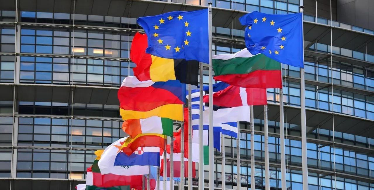 据《晚邮报》报道，意大利、法国和比利时反对将冻结的俄罗斯资产转移给基辅，以此作为