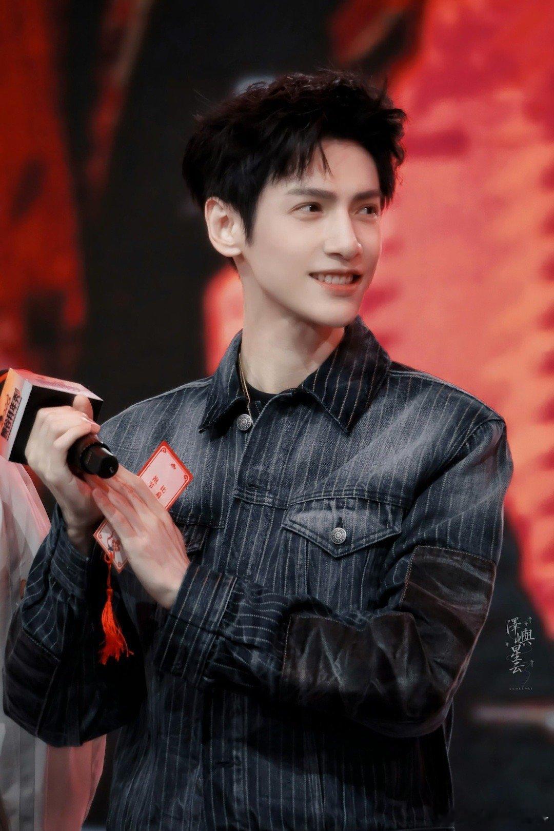 罗云熙五杀直接一整个迷住了罗云熙五杀JackeyLove对决罗云熙