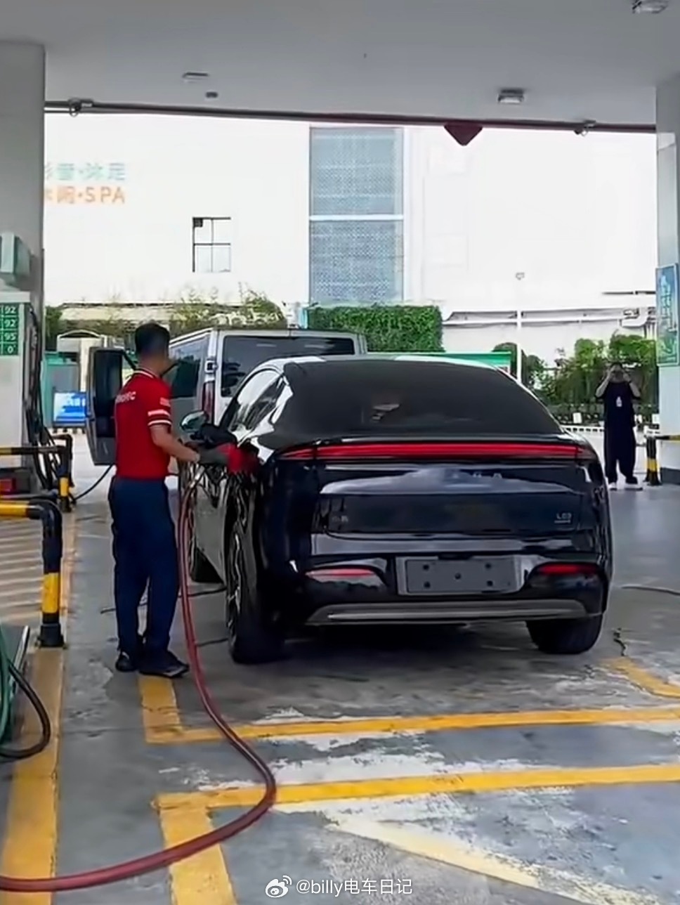 加油！MONA L03！大v聊车小鹏monal03新车色太好看了小鹏monal0