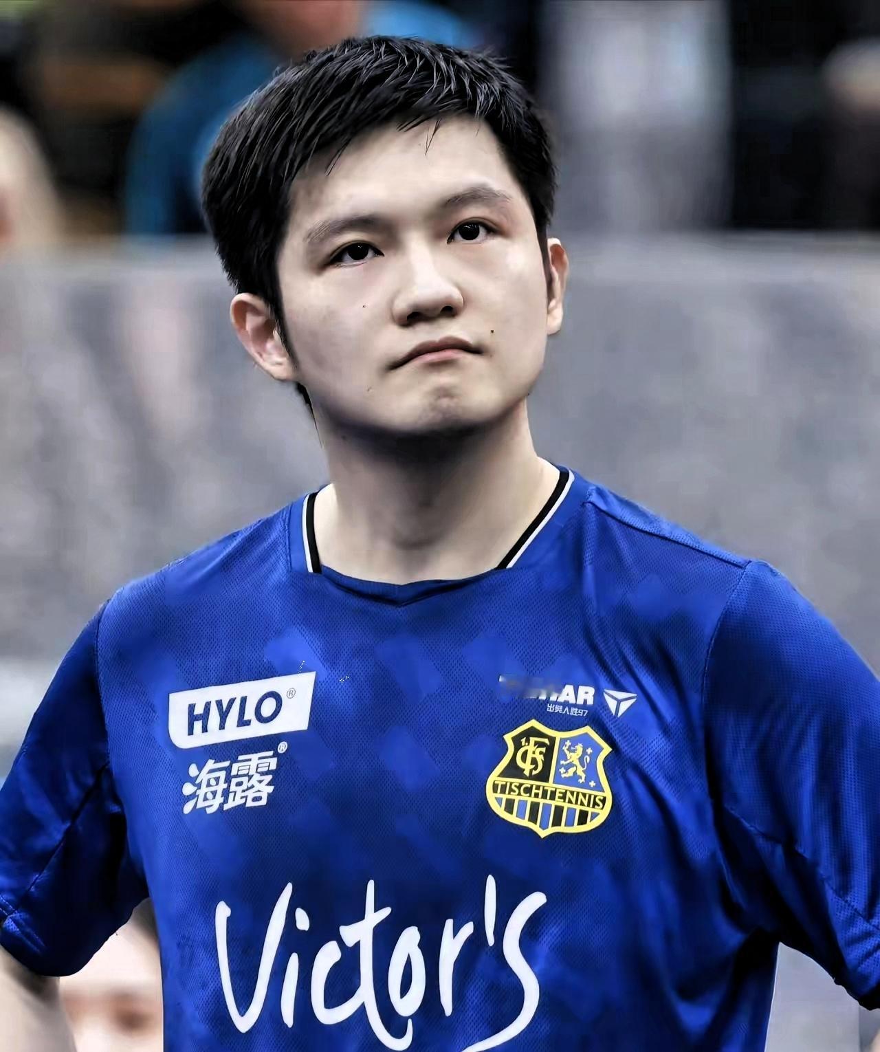 有没发现，
樊振东德甲告别现场，最戳人的不是他全程说英语，而是这句走心的话：“今