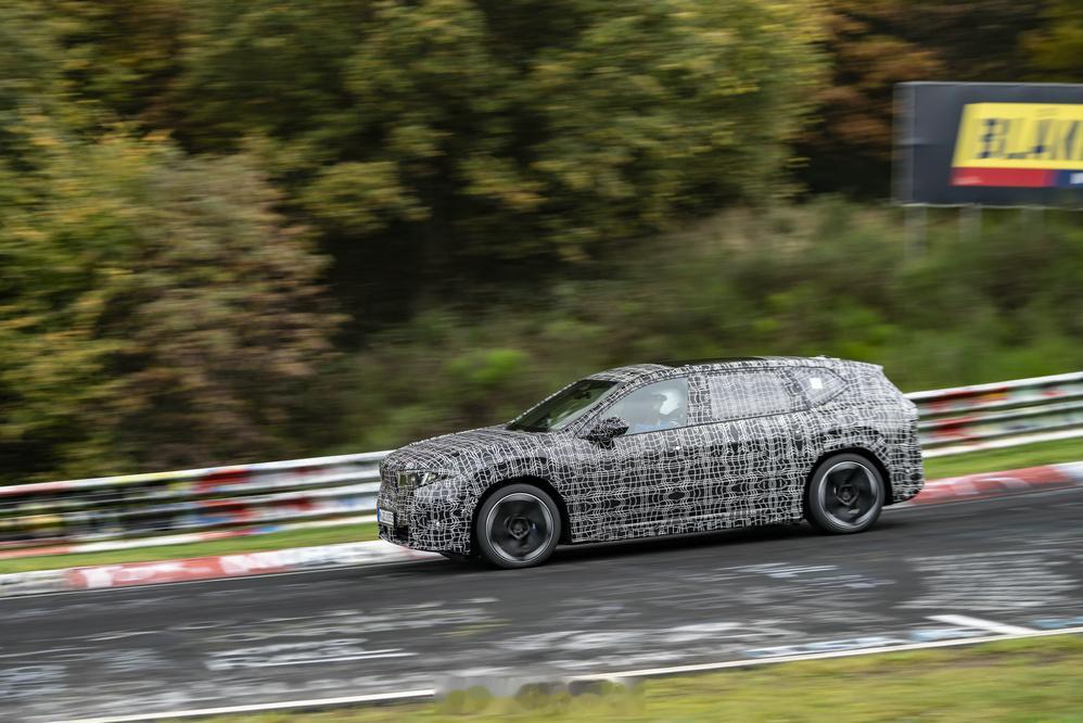 国产新世代BMW iX3要来了刚刚看到在正在纽博格林北环赛道及全球各地进行全面严