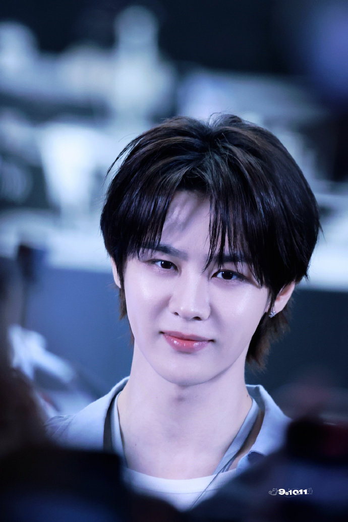 钱锟成立个人工作室了 钱锟成立个人工作室北京锟云文化传媒工作室~期待在内地的个人