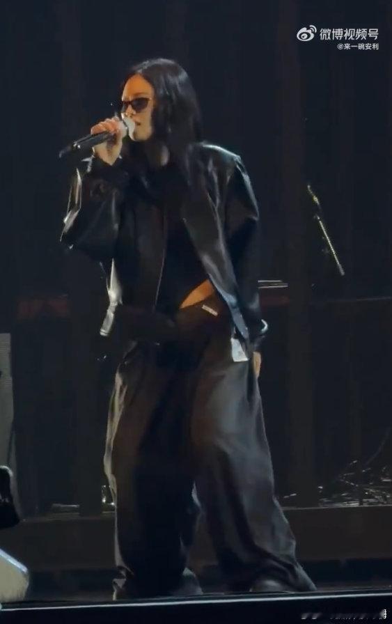 jennie首场个人演唱会jennie个人演唱会救命，Jennie首场个人演唱会