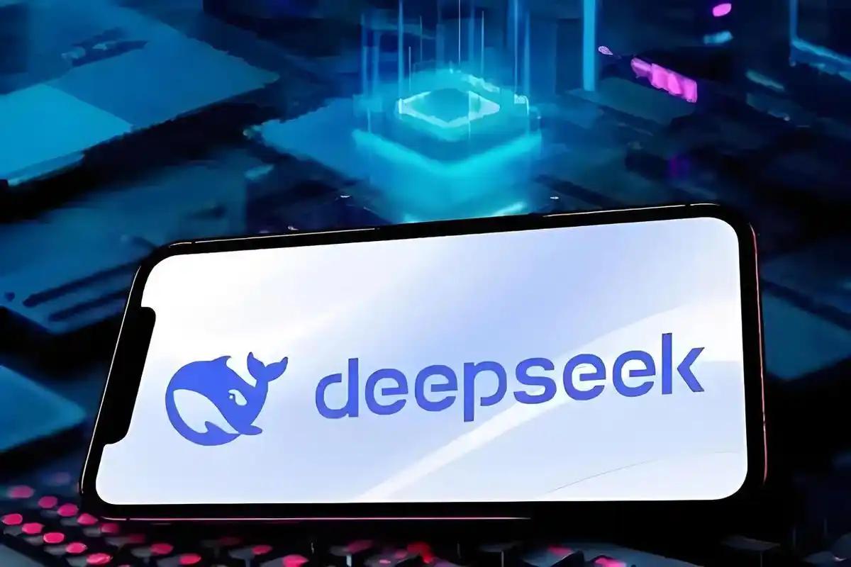 DeepSeek的发行现在估计肠子都悔青了！2025年7月23日消息，仅半年时间