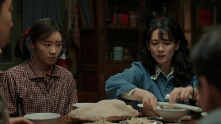 梅婷新剧是重组家庭版父母爱情梅婷一出场就是年代剧氛围感，温柔又有力量，把重组家庭