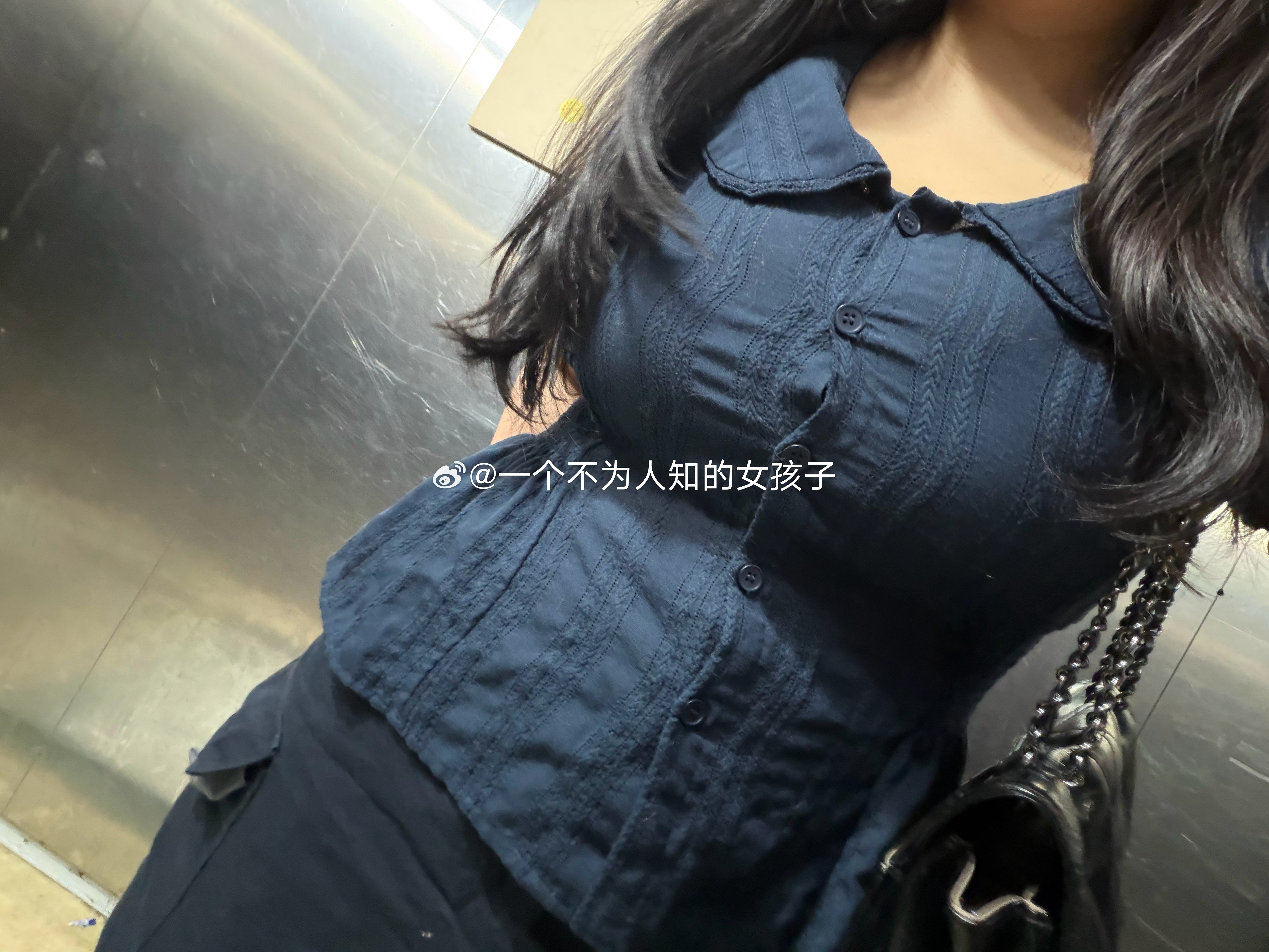 你再也找不到像我这样萌 喜欢看动漫爱玩游戏 能够接的住你的梗 没纹身 圈子小 糖