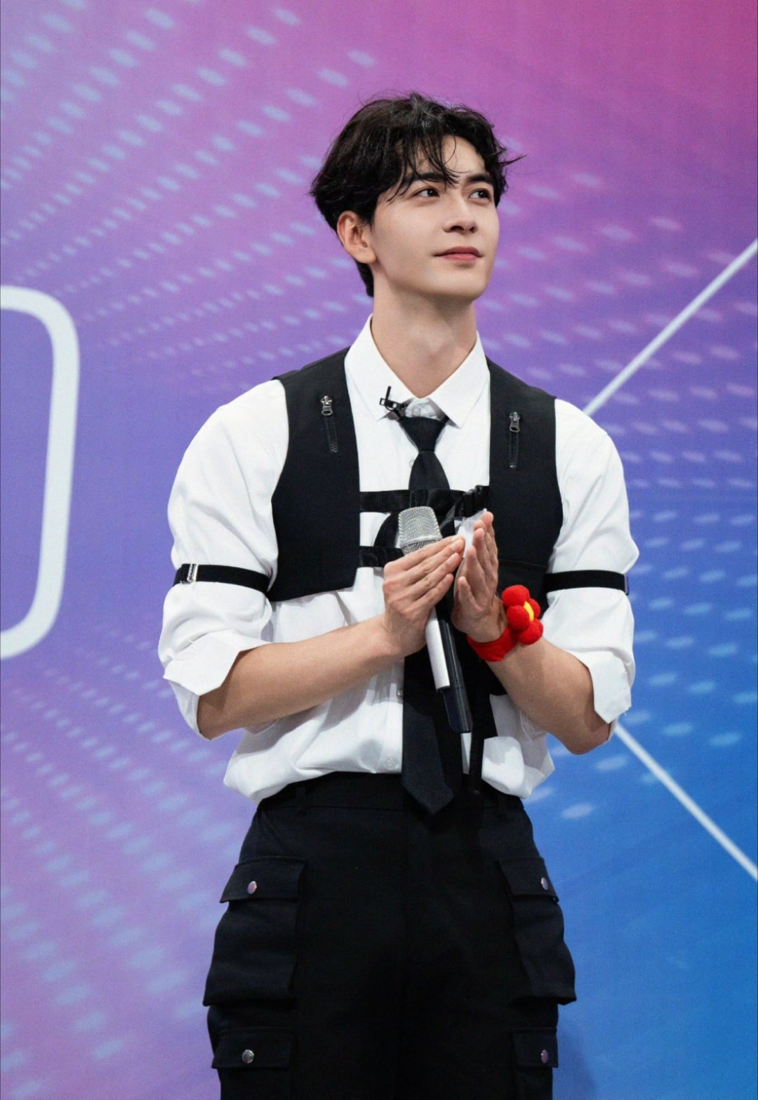 哈哈哈陈星旭，最爱看你被喷水这一part，今晚你好星期六不见不散～ 