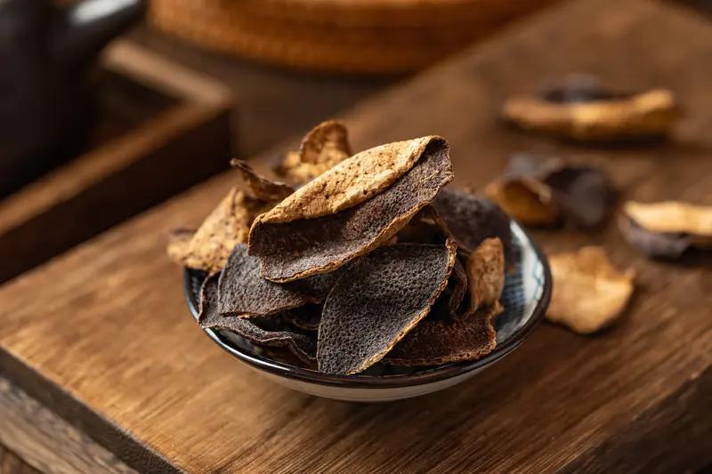 陈皮这个东西终于被冒出来，有作假的了，大家再也不要相信网上那些网红卖的那些假陈皮