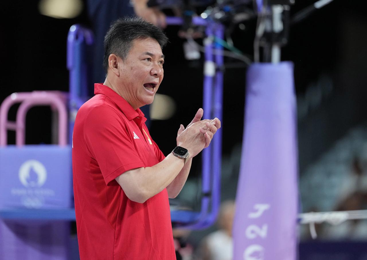 新赛季女排联赛：蔡斌或执教上海女排，联赛竞争再升级
 
据悉，中国女排前主教练蔡